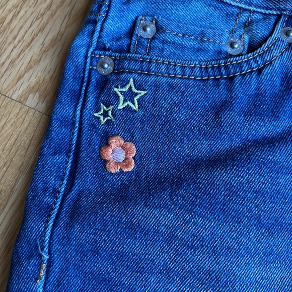 Levi Low Pitch Embroidered Shorts NWT - Picture 3 of 6